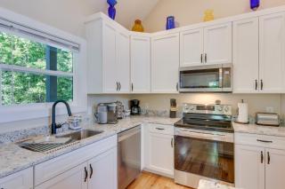 Modern Hendersonville Home Deck and Mountain Views! - Hendersonville - 5