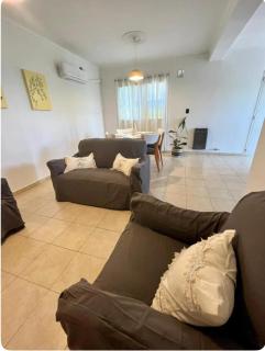 Amplio y luminoso departamento en complejo cerrado - 9