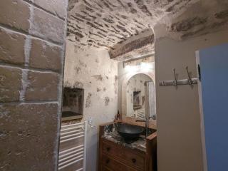 Charmant loft dans la vieille ville, parking gratuit proche, proche château Naillac - FR-1-591-65 - 3