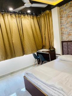 NPS Home Stay - Varanasi - 9