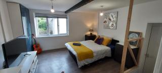 Home Stay - Briton Ferry - 0
