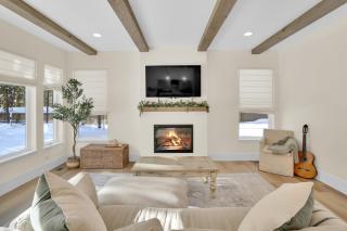 Mountain Home with Private Hot Tub and River Access! - Bend - 5