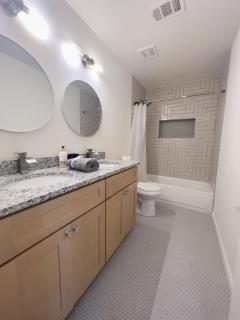 Cozy Contemporary Bungalow - Decatur - 7