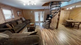 Hillside Haven - Pet Friendly - WiFi - Satellite - Wood Burning Stove - Large Deck - Two Living Rooms - Red River - 5