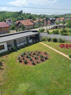 Luxurious apartment with three bedrooms - Ilidža - 1