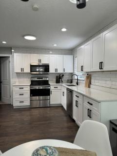 Contemporary Haven Stylish and Comfortable Space - 8