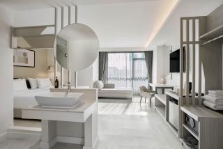 Livable Hotel Bangkok - 8
