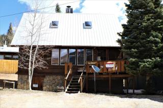 LaBelle Cabin - Pet Friendly - Satellite - Close to everything - Red River - 0