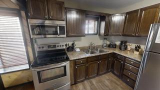 LaBelle Cabin - Pet Friendly - Satellite - Close to everything - Red River - 4