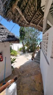 Red Monkey Beach Lodge - Jambiani - 4