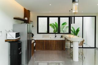 LUX Casa Amore 4BR pick up from airport security PlayStation and Netflix - Seminyak - 1