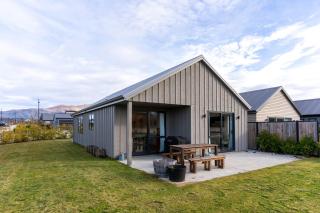 Fantastic Northlake House near River Track - 0