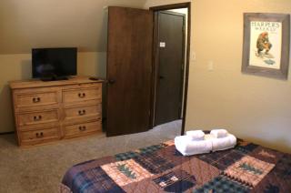 Little Fanny - Pet Friendly - Satellite - Fireplace - Grill - Close to Everything - Red River - 6