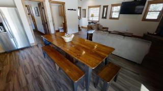 Lost in Paradise - Pet Friendly - Hot Tub - WiFi - Fireplace - Grill - On the River - Fire Pit - Red River - 7