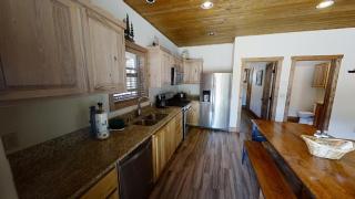 Lost in Paradise - Pet Friendly - Hot Tub - WiFi - Fireplace - Grill - On the River - Fire Pit - Red River - 5