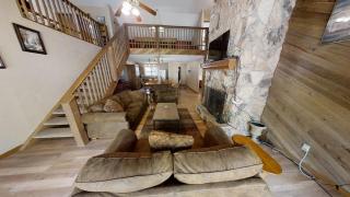 Lucky River Retreat - WiFi - On the River - Fireplace - Grill - Washer - Dryer - Red River - 0