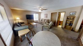 Lucky River Retreat - WiFi - On the River - Fireplace - Grill - Washer - Dryer - Red River - 3