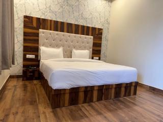 THE CARNATION HOTEL & Resort - 5