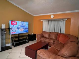 Entire Single Family home 3 bed 2 bath in water front big cozy back yard view - 7