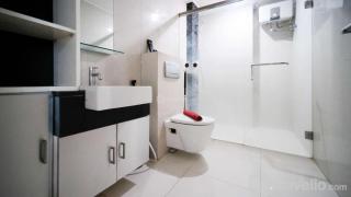 Stunning and Cozy 1BR at The Via and The Vue Apartment By Travelio - Surabaya - 9