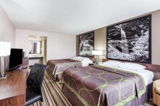 Super 8 by Wyndham Pigeon Forge-Emert St - 9