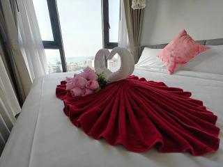 Newest!& Rare 2BDRMS Ocean Facing Balcony #EF23914 - Pattaya - 1