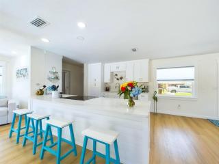 Island Oasis With Pooltiki Bar And Heated Pool! - Merritt Island - 6