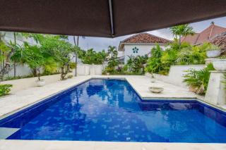 Very Spacious 4 Bedroom Villa Seminyak Near Beach - Seminyak - 7