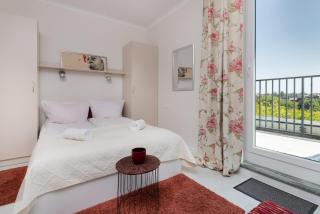 Stylish Seaside Apartment with Terrace & Parking in Jastrzębia Góra by Noclegi Renters - Jastrzębia Góra - 9