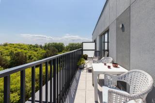 Stylish Seaside Apartment with Terrace & Parking in Jastrzębia Góra by Noclegi Renters - Jastrzębia Góra - 8