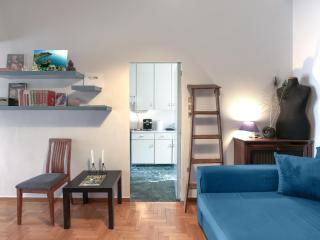Central Pagrati Apartment with Park View Balcony - opp Pangrati Grove - Atene - 4