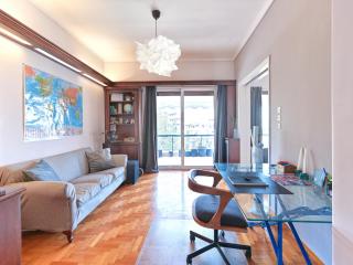 Central Pagrati Apartment with Park View Balcony - opp Pangrati Grove - Atene - 7
