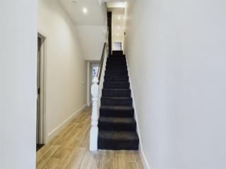 Substantial 9 Bedroom House in Swansea - Sketty - 8