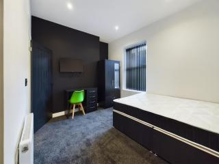 Substantial 9 Bedroom House in Swansea - Sketty - 6