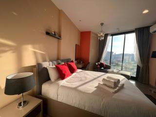Downtown Chic Condo Rooftop Pool #ES20712 - 8
