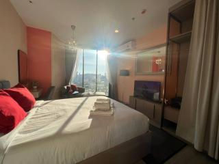 Downtown Chic Condo Rooftop Pool #ES20712 - 1