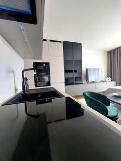 Apartman Zoku s private garage parking free - Košice - 6