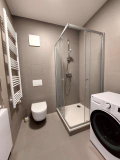 Apartman Zoku s private garage parking free - 6