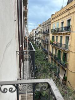 Central and Basic Universitat for YOUNG HOSTEL - 6
