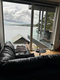 Nydelig villa ved sjøen med oppvarmet basseng - 1