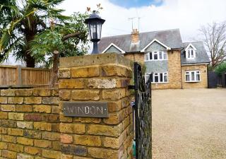 5 bedroom 3 bathroom house - Lyne Chertsey - Virginia Water - 9