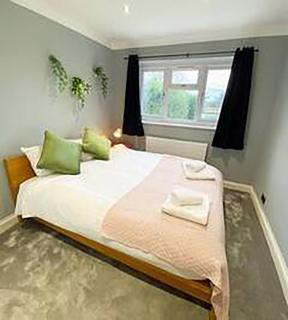 5 bedroom 3 bathroom house - Lyne Chertsey - Virginia Water - 7