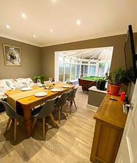 5 bedroom 3 bathroom house - Lyne Chertsey - Virginia Water - 4