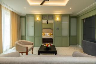 Saravana Grand Suites - A Unit of Saravana Bhavan Veg Tables Kochi - Cochin - 1