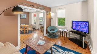 East end. Walk to food, beer and downtown fun. - 9