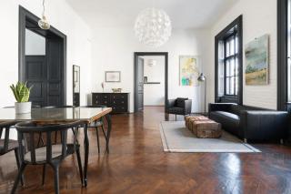 Kertesz 22 - 3 Bedrooms and Living with 2 Baths - 0