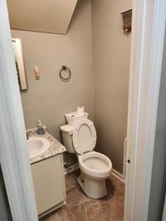 Quiet comfort room near shopping and attractions - Fayetteville - 3