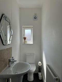 Large 4 Bed Town House - Contactor Gem - Derby - 3
