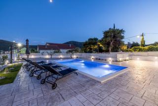 Villa Sea View - heated pool & 2 mins to the beach - 1