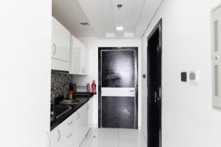 Spacious Studio Golf Course View Balcony - Dubai - 3